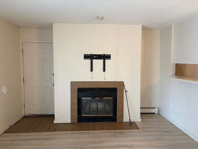 Foto del edificio - Two Bedroom Condo At Aspen Grove In North Boulder - Outdoor Pool & Year Round Hot Tub!