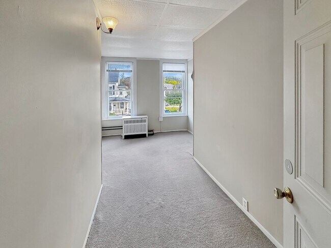 Foto del edificio - 106 W Church St