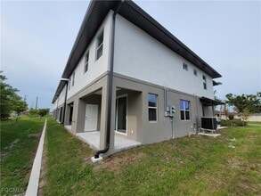 Building Photo - 3517 SW Santa Barbara Pl