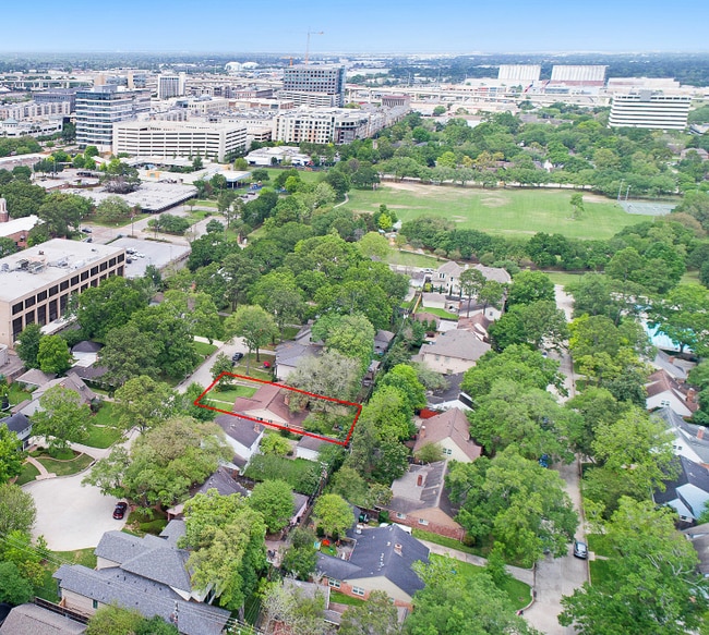 Building Photo - 614 Bendwood Dr