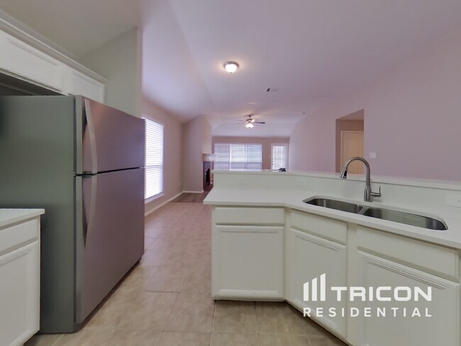 Foto del edificio - 6733 Bear Hollow Ct