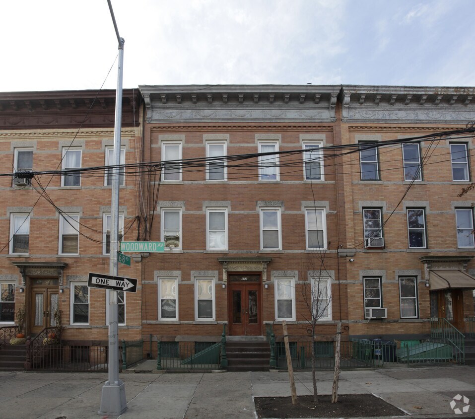 Building Photo - 872 Woodward Ave