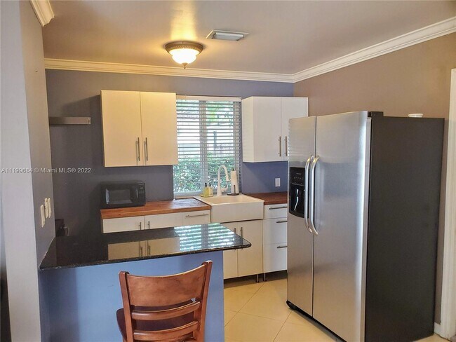 Building Photo - 5620 SW 5th Ter  Cottage Miami Fl 33134