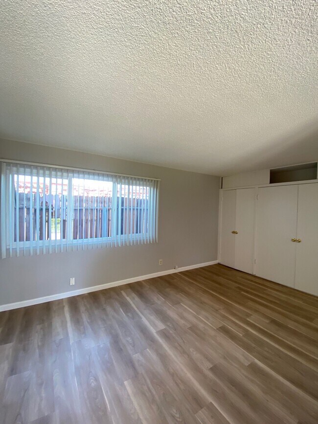 Foto del edificio - 360 N Tustin St