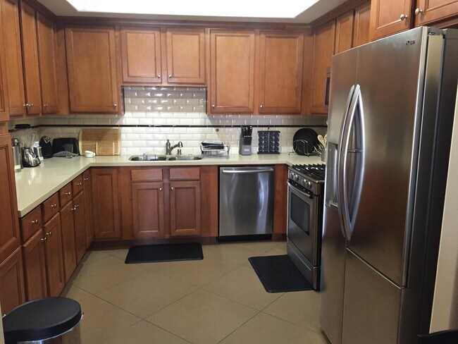 Foto del edificio - 837 N Hudson Ave