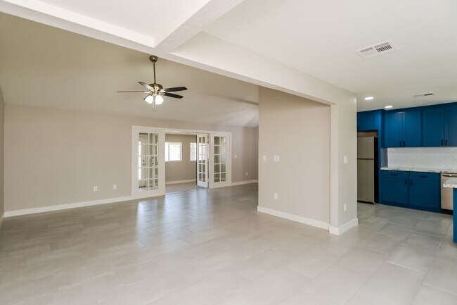 Foto del edificio - 5630 W Hatcher Road