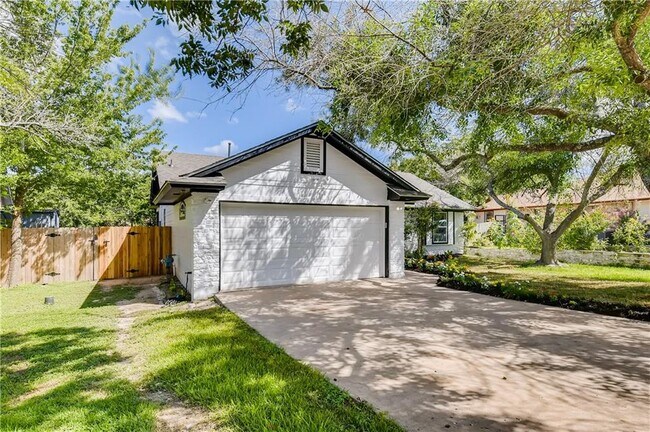 Building Photo - 1005 Cresswell Dr