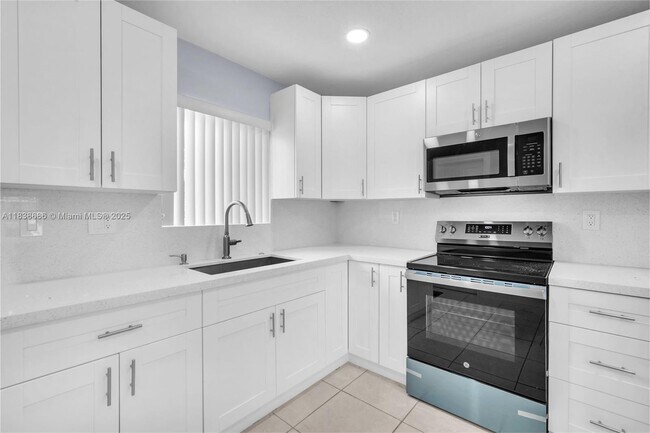 Building Photo - 357 Phippen Waiters Rd