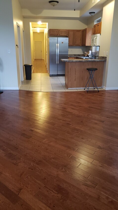 Primary Photo - 940 W 32nd Pl