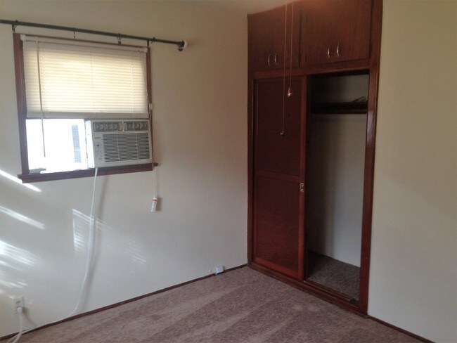 Building Photo - 54 S Lotus Ave