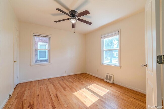 Foto del edificio - 3224 N Altadena Ave
