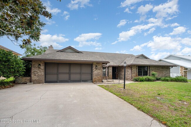 Foto del edificio - 441 Crystal Lake Dr