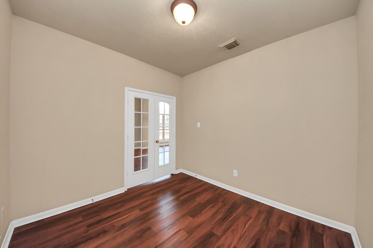 Foto del edificio - 530 Majestic Ridge Dr