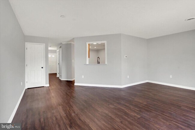 Foto del edificio - 4709A Charles Rd