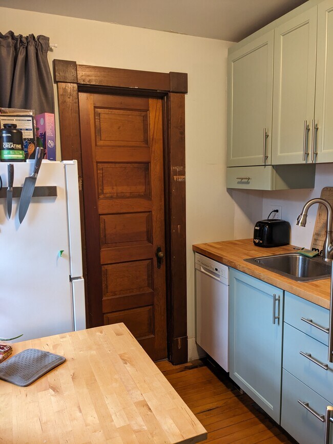 Foto del edificio - 522 N Division St