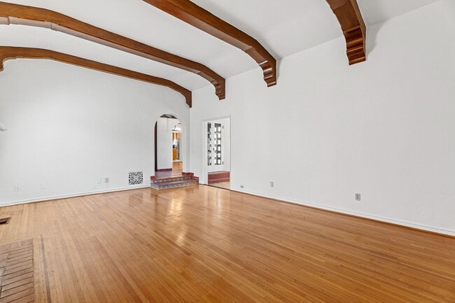 Building Photo - Timeless 1930s Spanish-Style Home with Uni...