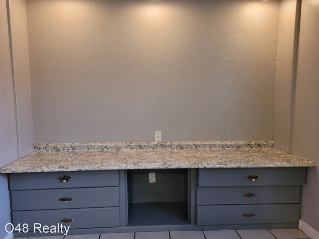 Foto del edificio - 3 br, 2 bath House - 102 E Ivy St