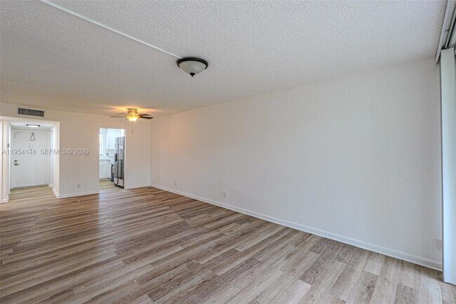 Foto del edificio - 5100 SW 64th Ave