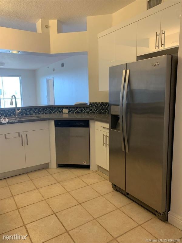 Foto del edificio - 10750 NW 66th St