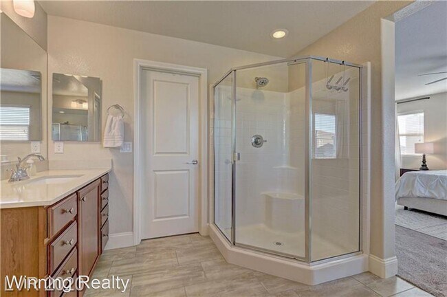 Building Photo - 4 br, 3.5 bath House - 6713 Dome Rock St