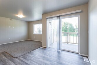 1BR, 1BA - 771 SF - The Ridge