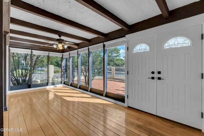 Building Photo - 923 McKelligon Dr