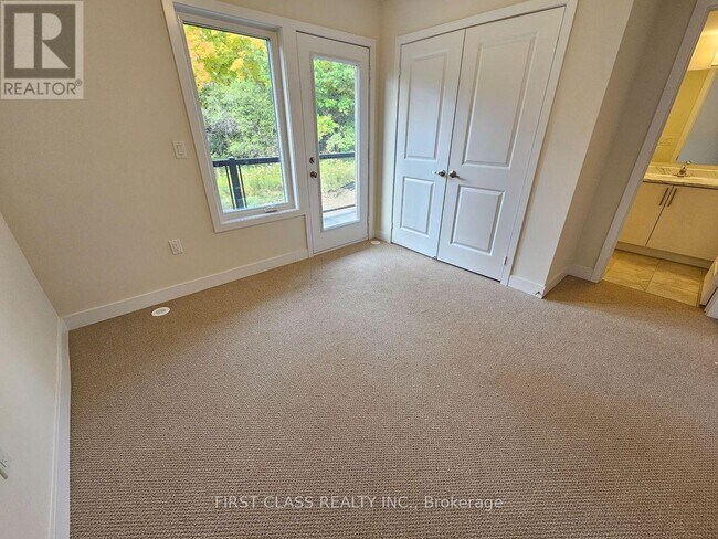 Photo du bâtiment - 118 Credit Ln