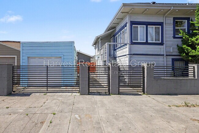 Building Photo - 1476 79th Ave