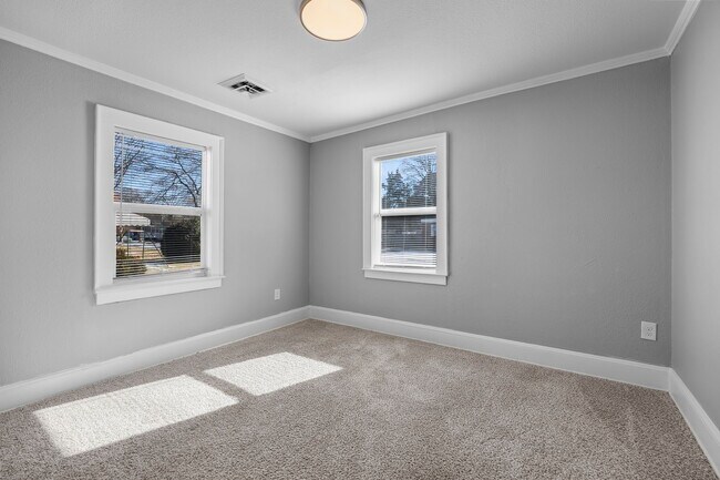 Foto del edificio - 4212 Bart St