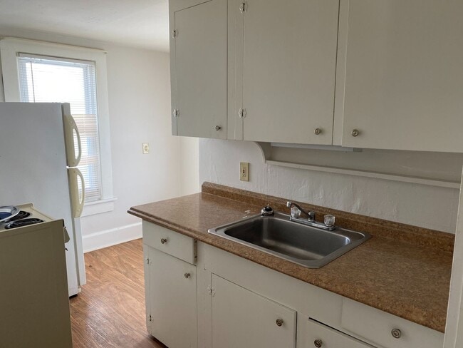 Building Photo - ad331