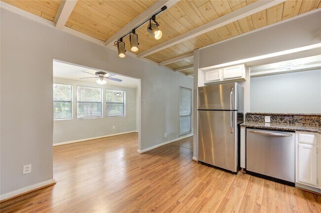Building Photo - 4723 Aftonshire Dr