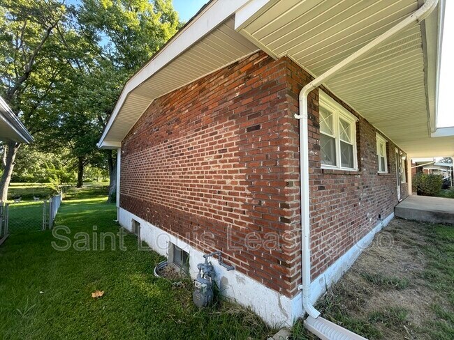 Foto del edificio - 27 Queen Ann Dr