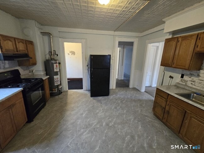 Building Photo - 779 E Main St