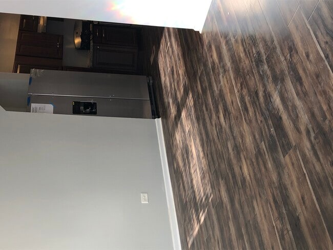 Building Photo - 1014 W 19th St