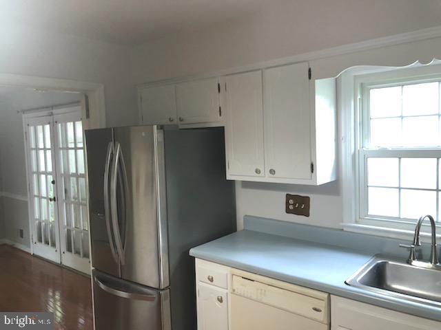 Building Photo - 15925 Dolphin Dr