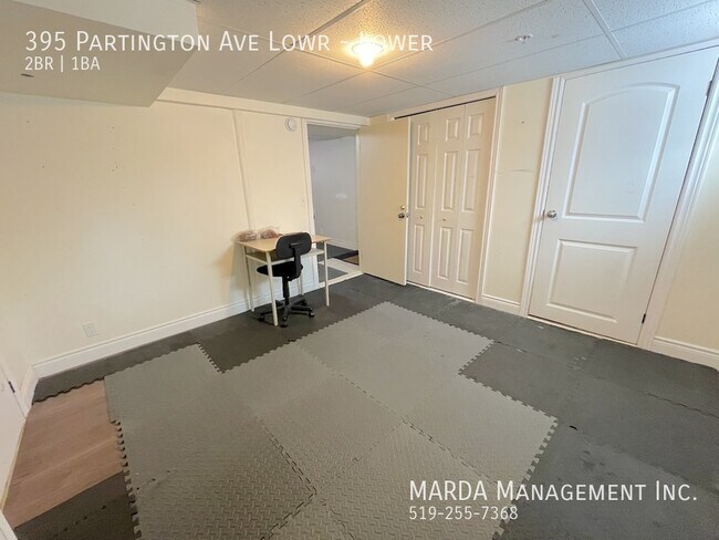 Photo du bâtiment - SPACIOUS 2 BED/1 BATH LOWER UNIT BY UNIVERSITY OF WINDSOR! INCLUSIVE!