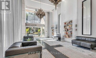 Building Photo - 5 Soudan Ave