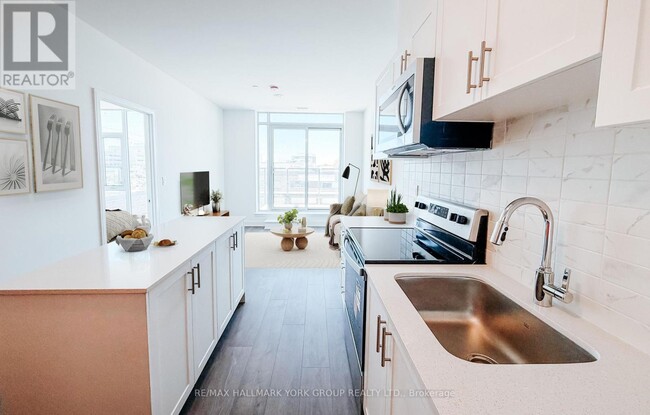 Building Photo - 705 Davis Dr