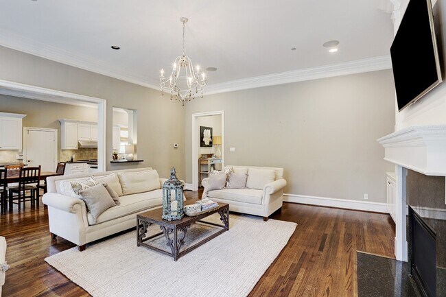 Foto del edificio - 11328 Surrey Oaks Ln
