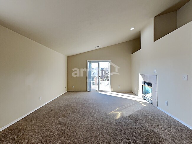 Building Photo - 1692 SW Creekside Lane