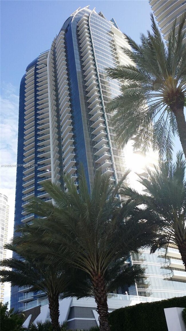 Foto del edificio - 17121 Collins Ave