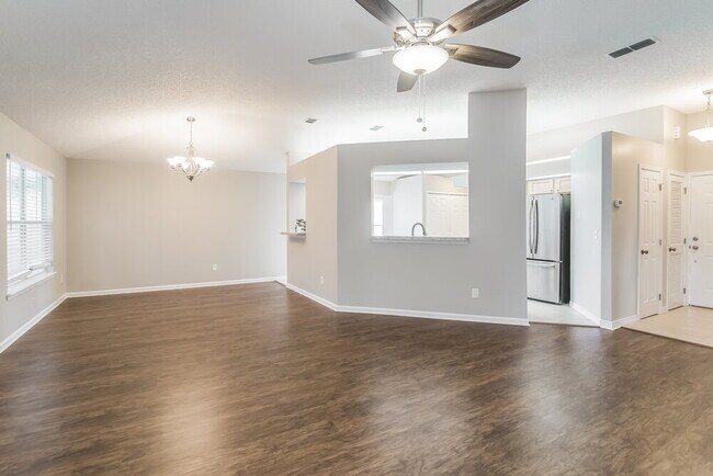 Building Photo - 338 Wildberry Ct