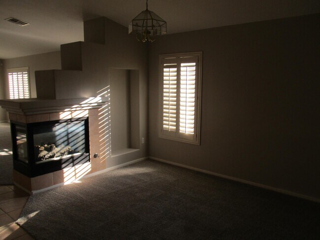 Foto del edificio - 28 Winley Chase Ave