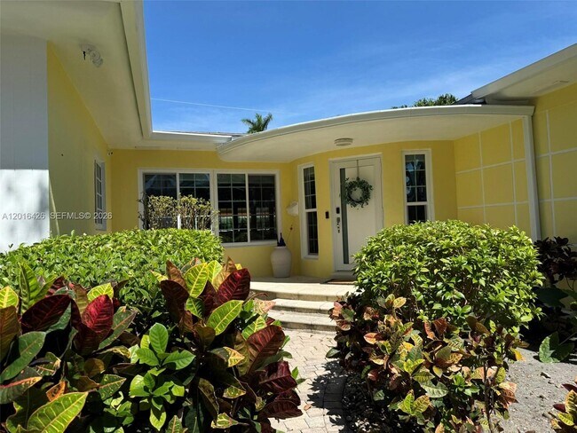 Foto del edificio - 7511 Miami View Dr