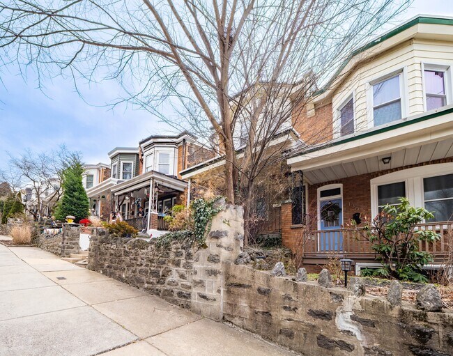 Building Photo - 132 Lauriston St