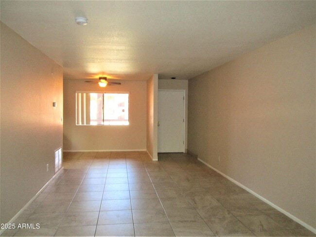 Building Photo - 12212 N Paradise Vlg Pkwy S