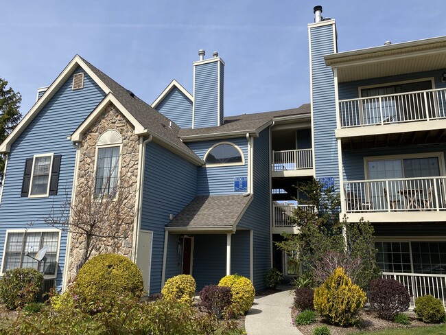 Building Photo - 293 Cozzens Ct