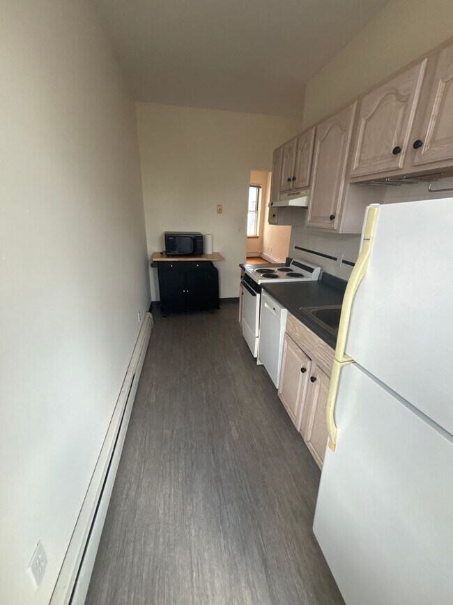 Foto del edificio - Bright 1BR with Heat & Hot Water Included Near Cleveland Circle