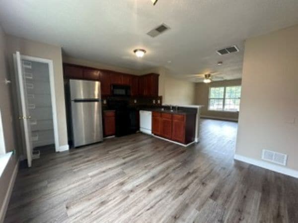 Cocina - 500 Jaclyn Cir