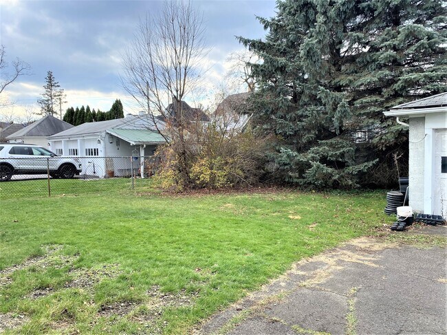 Foto del edificio - 105 Helen St